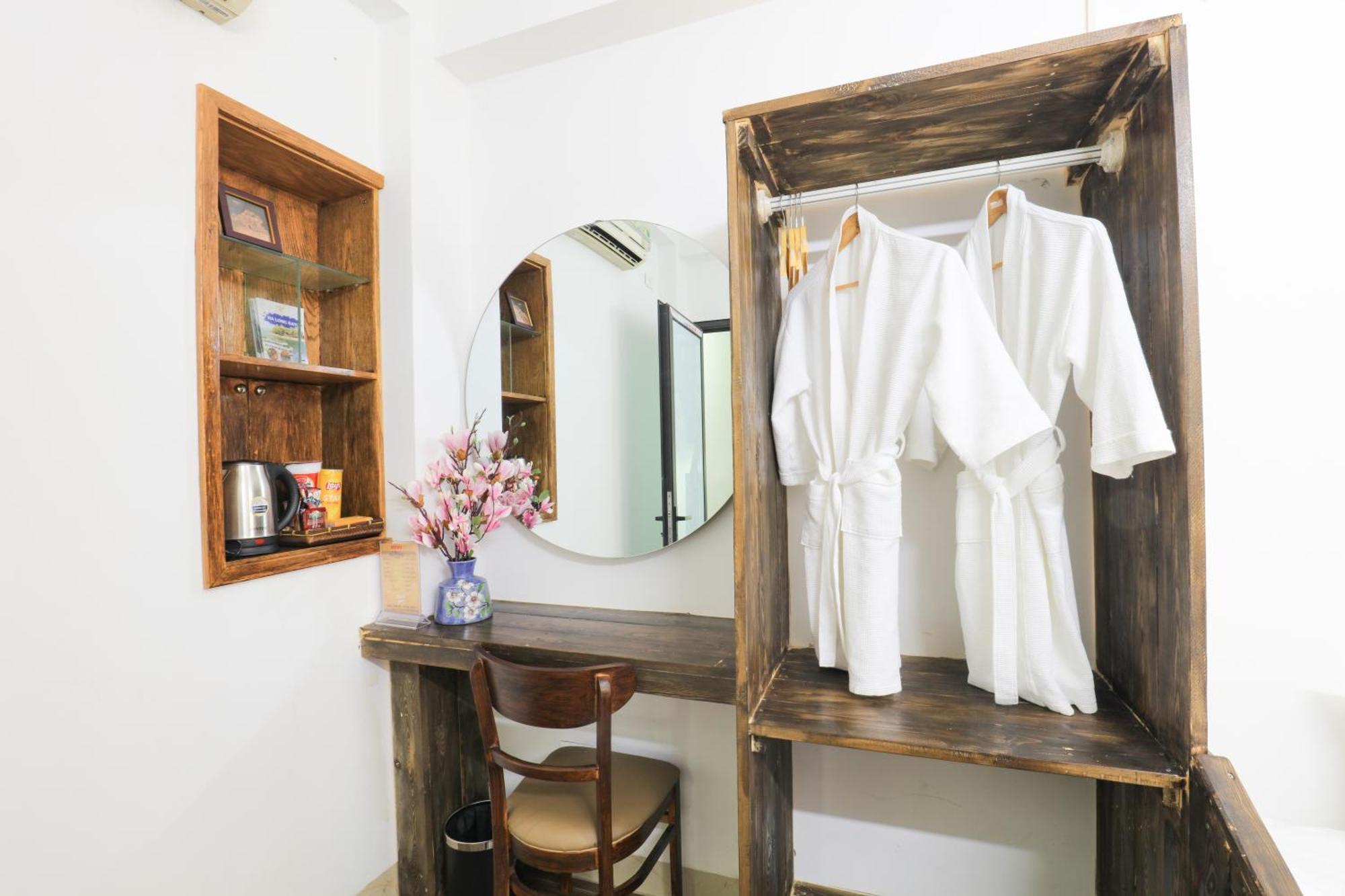 Mimosa Homestay Hanoi Buitenkant foto